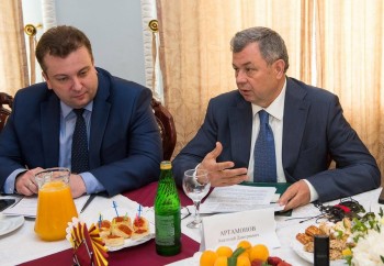 Губернатор Анатолий Артамонов: «Малому бизнесу нужна не поддержка, а условия для развития»