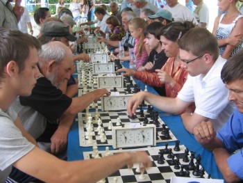 Битва поколений: пенсионеры сыграют в шахматы со студентами