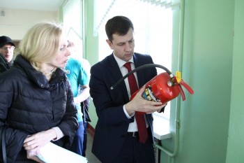 Градоначальник проверил пожарную безопасность в калужской школе