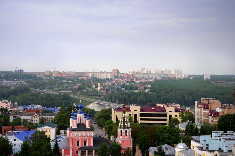 Город на правом. Город Калуга правый берег. Минская улица Калуга. Правый берег Калуга улицы. Калуга правый берег Минская.