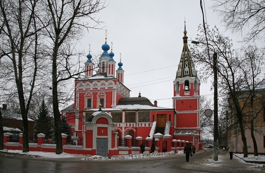 Георгиевский храм калуга. Георгиевский собор Калуга. Георгиевский храм Калуга Калужская чудотворная. Георгиевская Церковь Калуга. Храм Георгия за лавками Калуга.