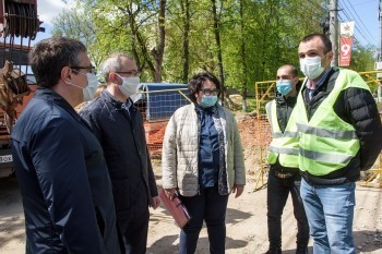 Шапша и Денисов проверили ход ремонта дорог в Калуге