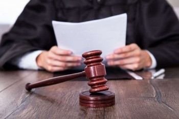 Калужанка пойдет под суд за оскорбление судьи