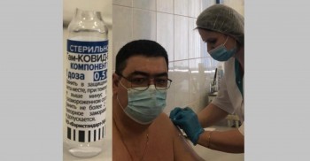 Замминистра здравоохранения Илья Соваков привился от коронавируса