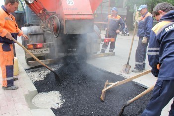 В Калуге водоканал заделает все ямы до 1 августа