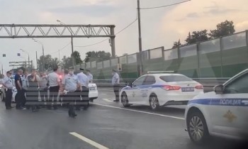 Калужанин в центре Москвы угнал машину элитного батальона ГИБДД (видео)