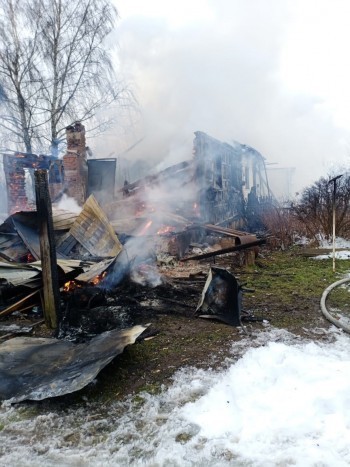 В Калуге многодетная семья осталась без крова из-за пожара