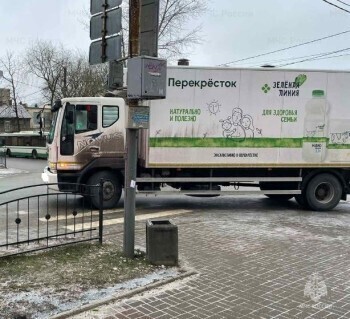 В Калуге на улице Суворова грузовик наехал на пешехода