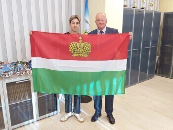 Флаг Калужской области отправится вместе с блогером на Северный полюс