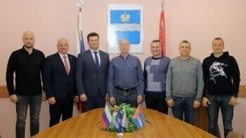 Депутаты Городской Думы передали средства для покупки автомобиля участникам СВО