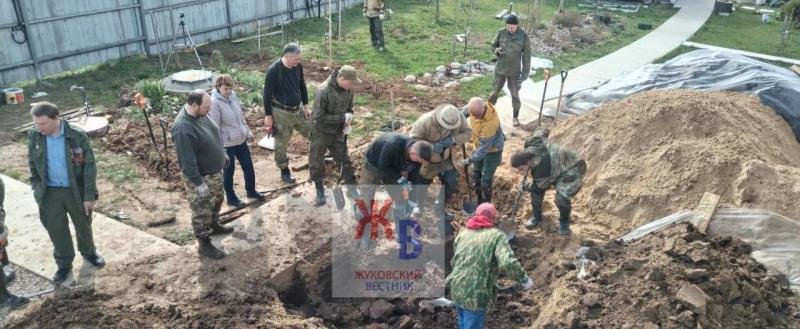 Жильцы дома в Калужской области раскопали на своем участке останки бойцов ВОВ