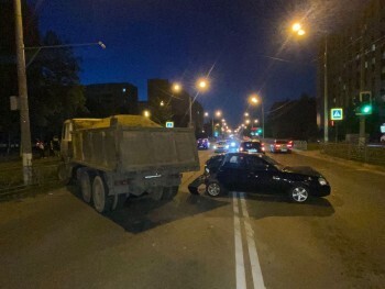 В Обнинске пьяный водитель самосвала протаранил две машины