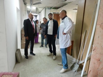 Глава калужского Минздрава проверил ход ремонта в крупнейшей городской поликлинике