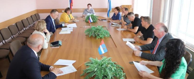 Депутаты Городской Думы обсудили ход ремонтов в школах и детских садах  