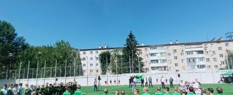 В Калуге на Малинниках обновили футбольное поле