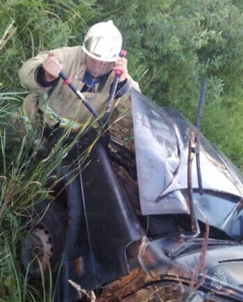 В Калужской области женщина погибла из-за наезда автомобиля на препятствие