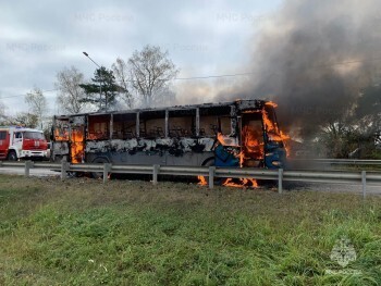 На калужской дороге сгорел автобус